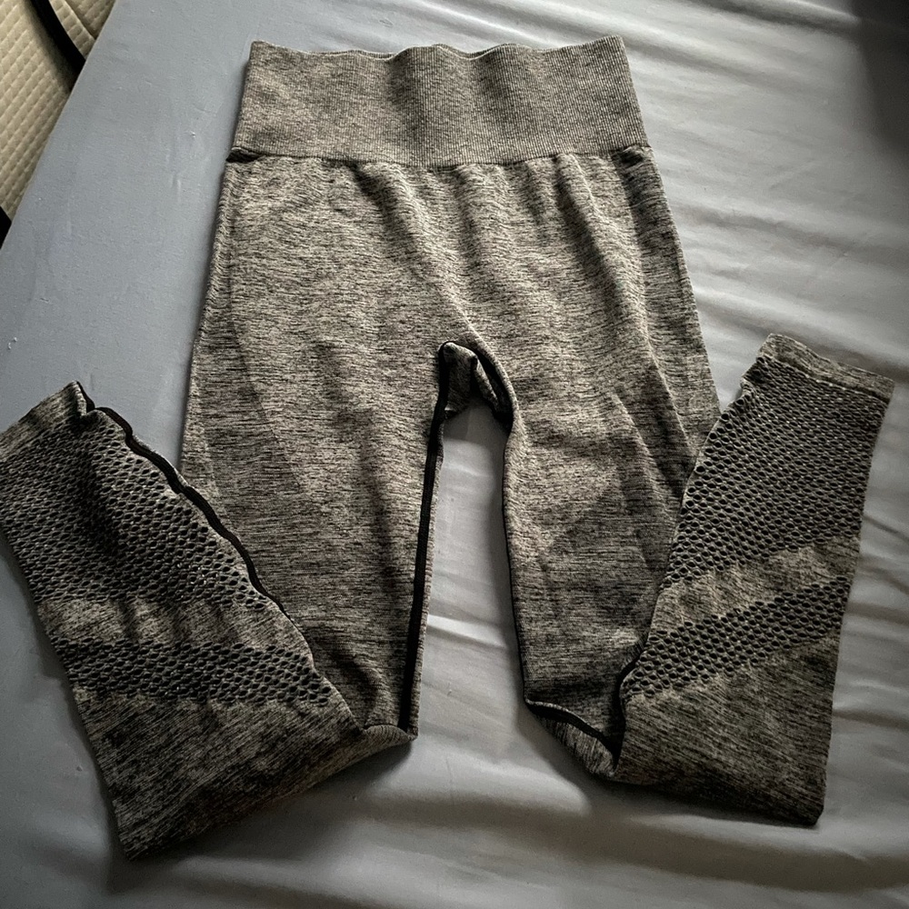 PINK workout leggings.